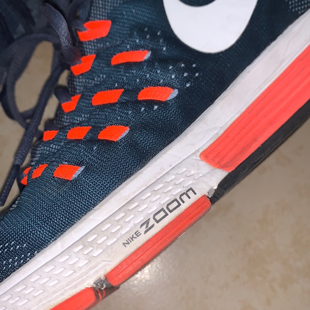 Nike Training Shoes - Picture 3 of 6